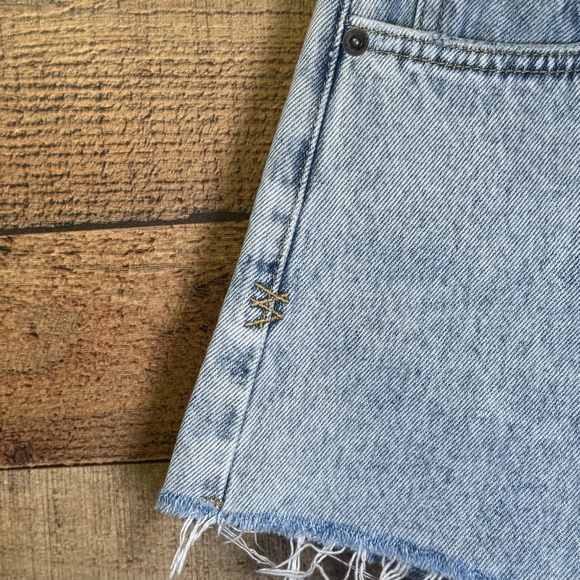 KSUBI KALI Short in Muse size 26 Light Wash Distressed Embroidered - Picture 6 of 14